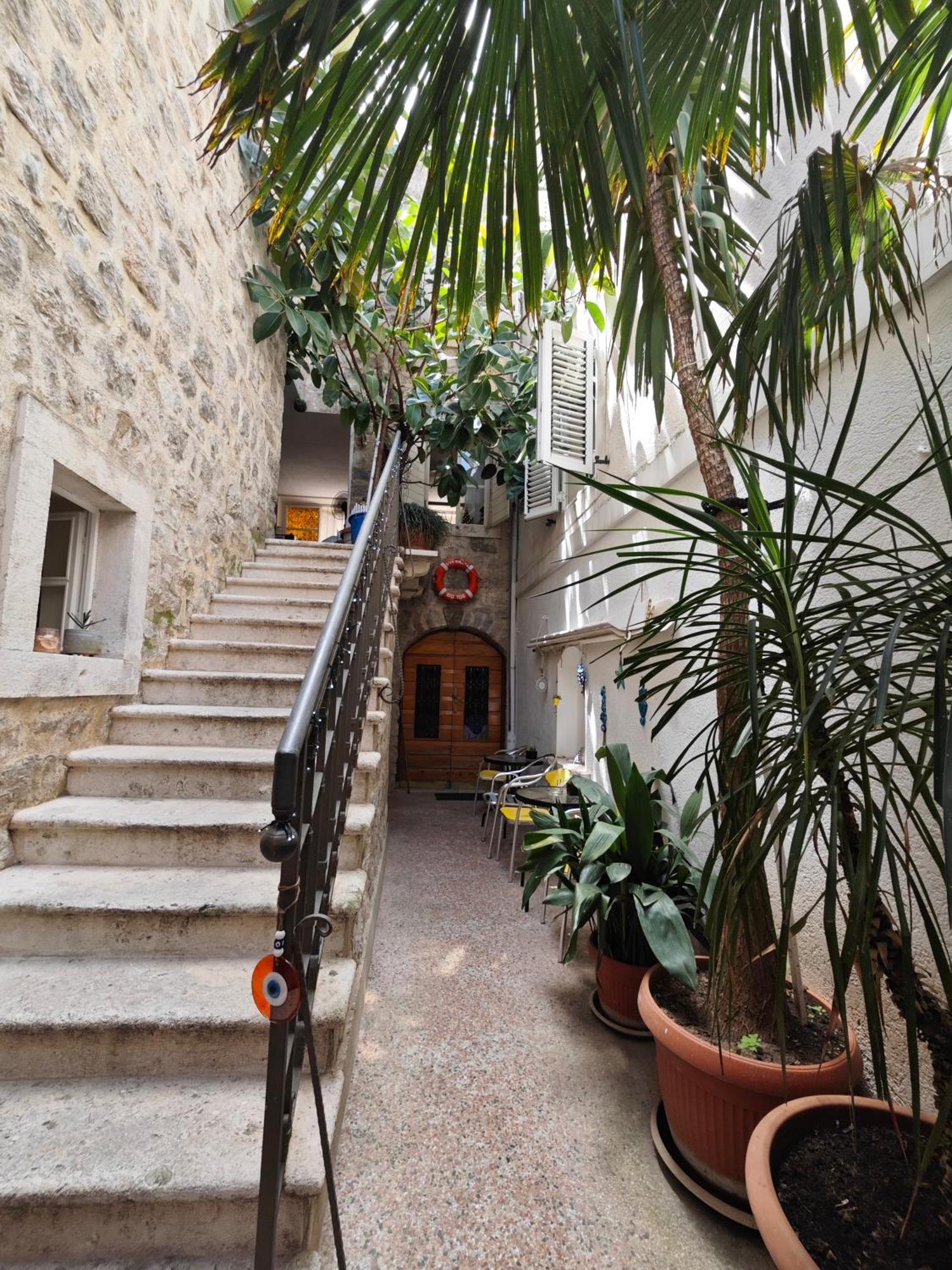 Beatrix Suites Budva Exterior foto